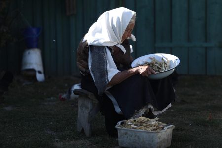 Poveștile bătrânilor: legende și superstiții din satul nostru